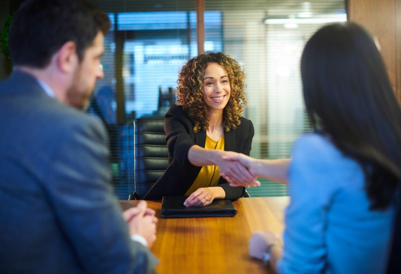 How to Get a Job in NYC Faster: Resume Tips, Local Platforms, and Referrals