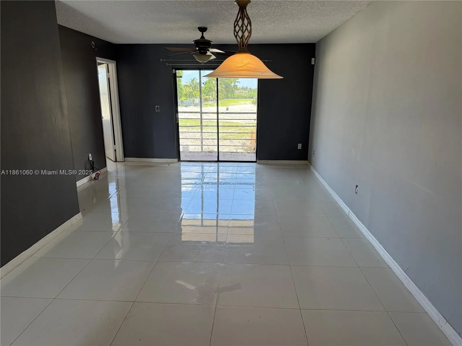 842 NE 209th St Apt 201,Miami,FL 33179,USA - Photo 8