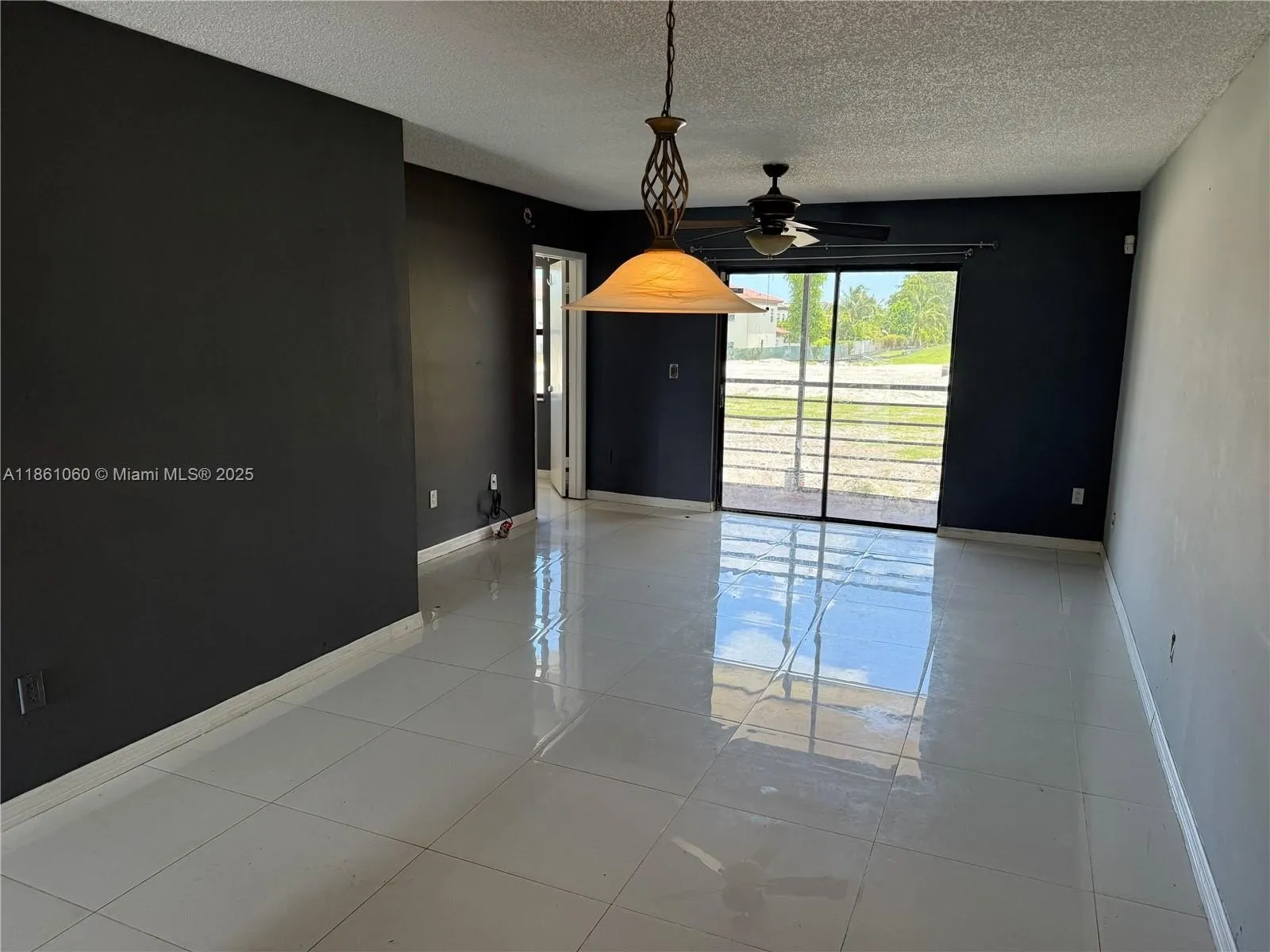 842 NE 209th St Apt 201,Miami,FL 33179,USA - Photo 9