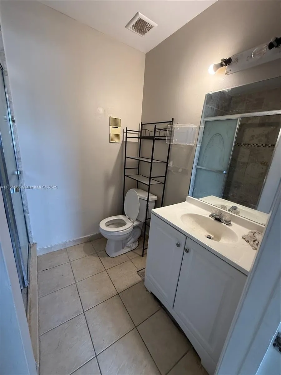 842 NE 209th St Apt 201,Miami,FL 33179,USA - Photo 15