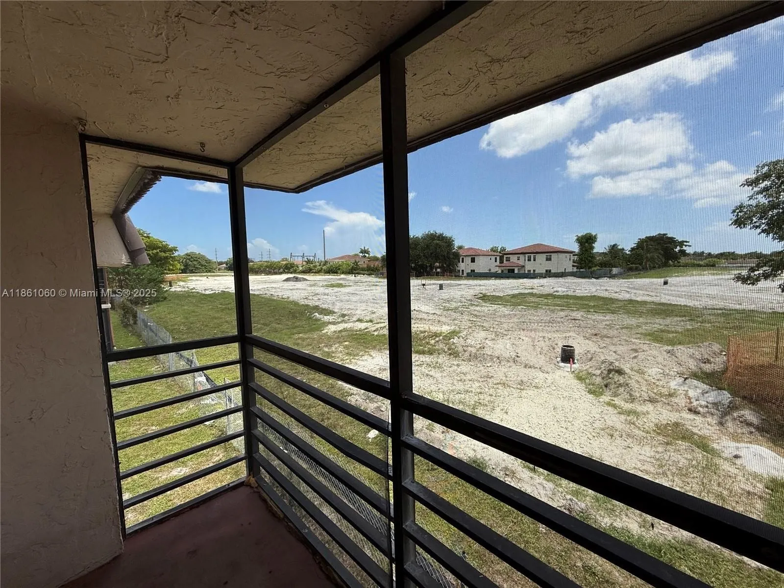 842 NE 209th St Apt 201,Miami,FL 33179,USA - Photo 19