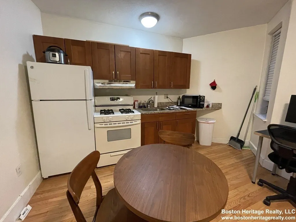 54-56 Burbank St Unit 15,Boston,MA 02115,USA - Photo 1