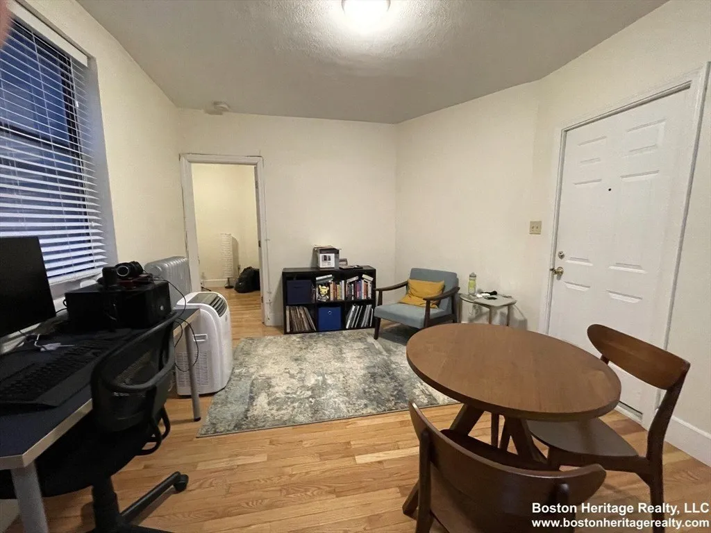 54-56 Burbank St Unit 15,Boston,MA 02115,USA - Photo 2