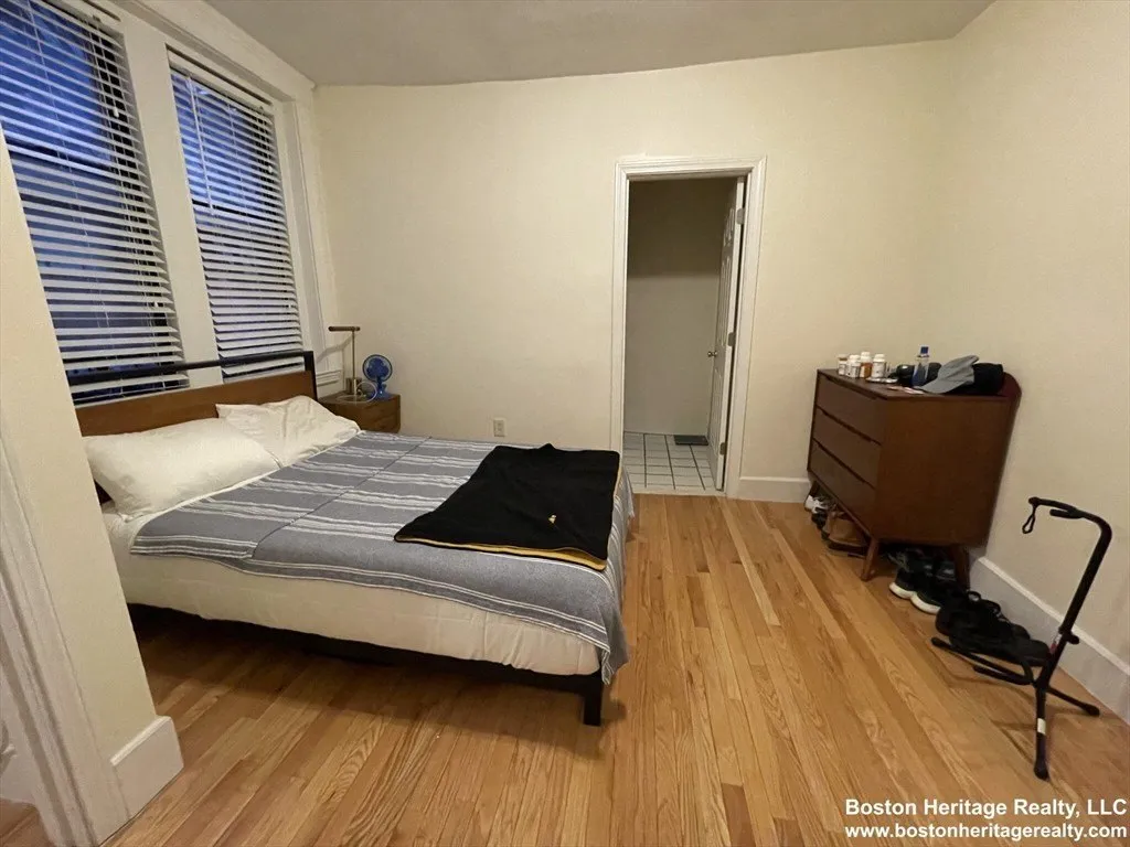 54-56 Burbank St Unit 15,Boston,MA 02115,USA - Photo 3