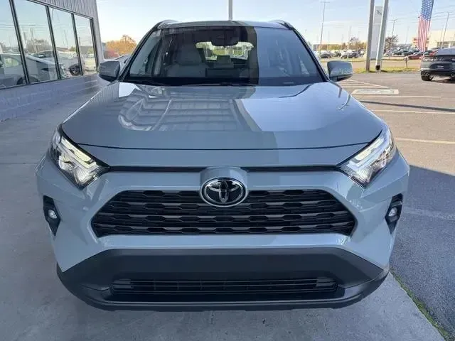 Fairly Used 2023 Toyota RAV4 XLE Premium clean - Photo 1