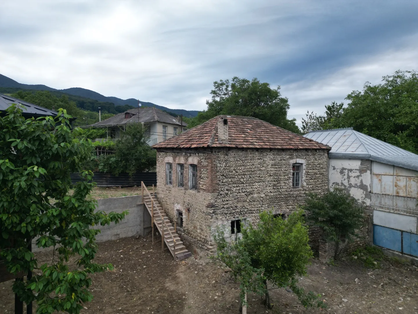 House - Photo 10