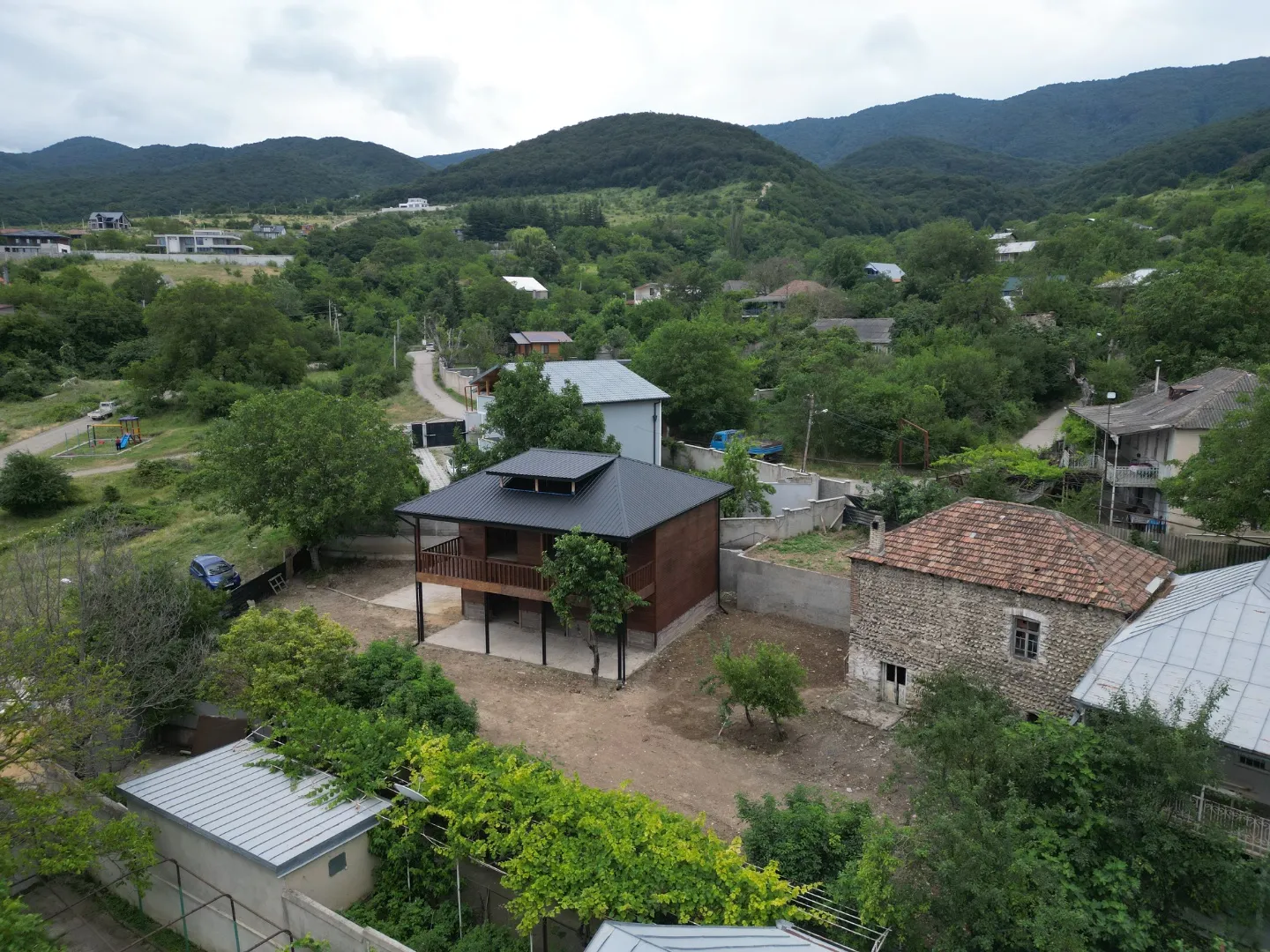 House - Photo 4