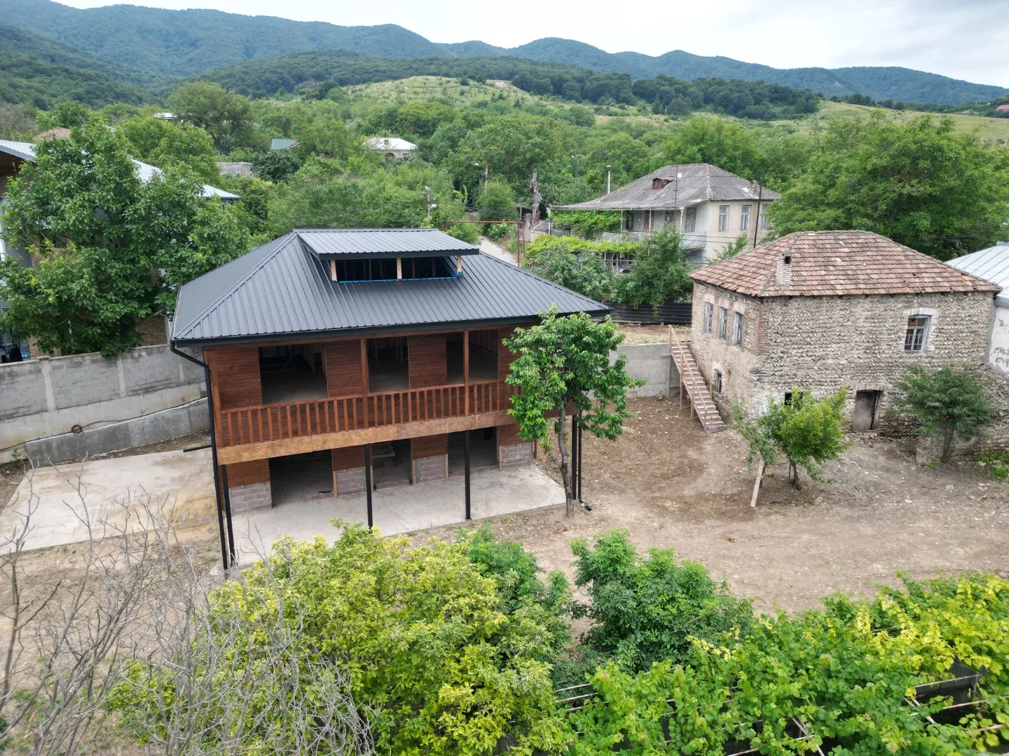 House - Photo 3