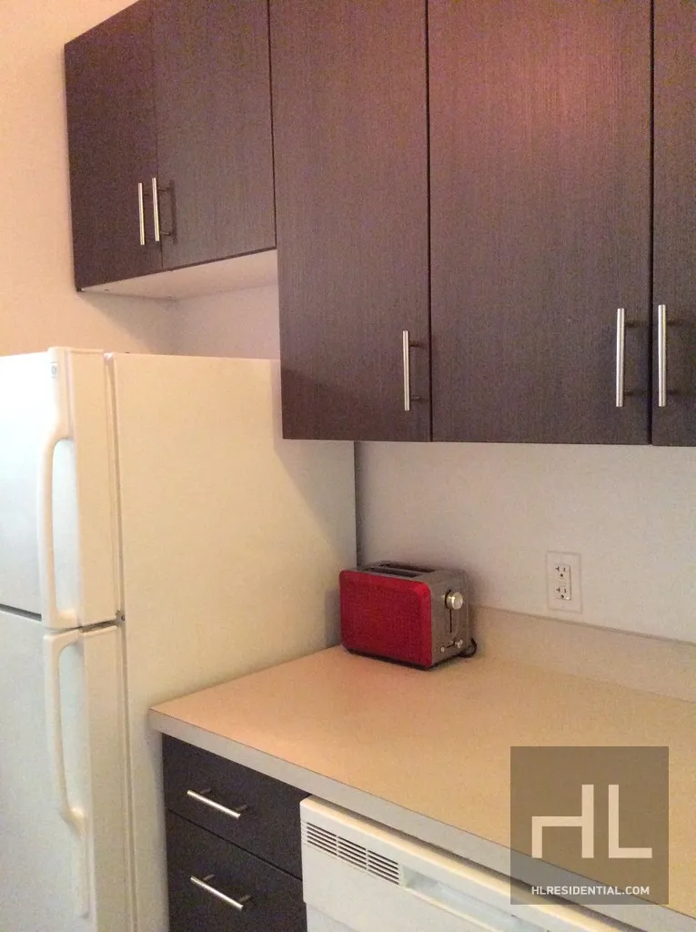 176 STOCKHOLM Street 2B - Photo 1