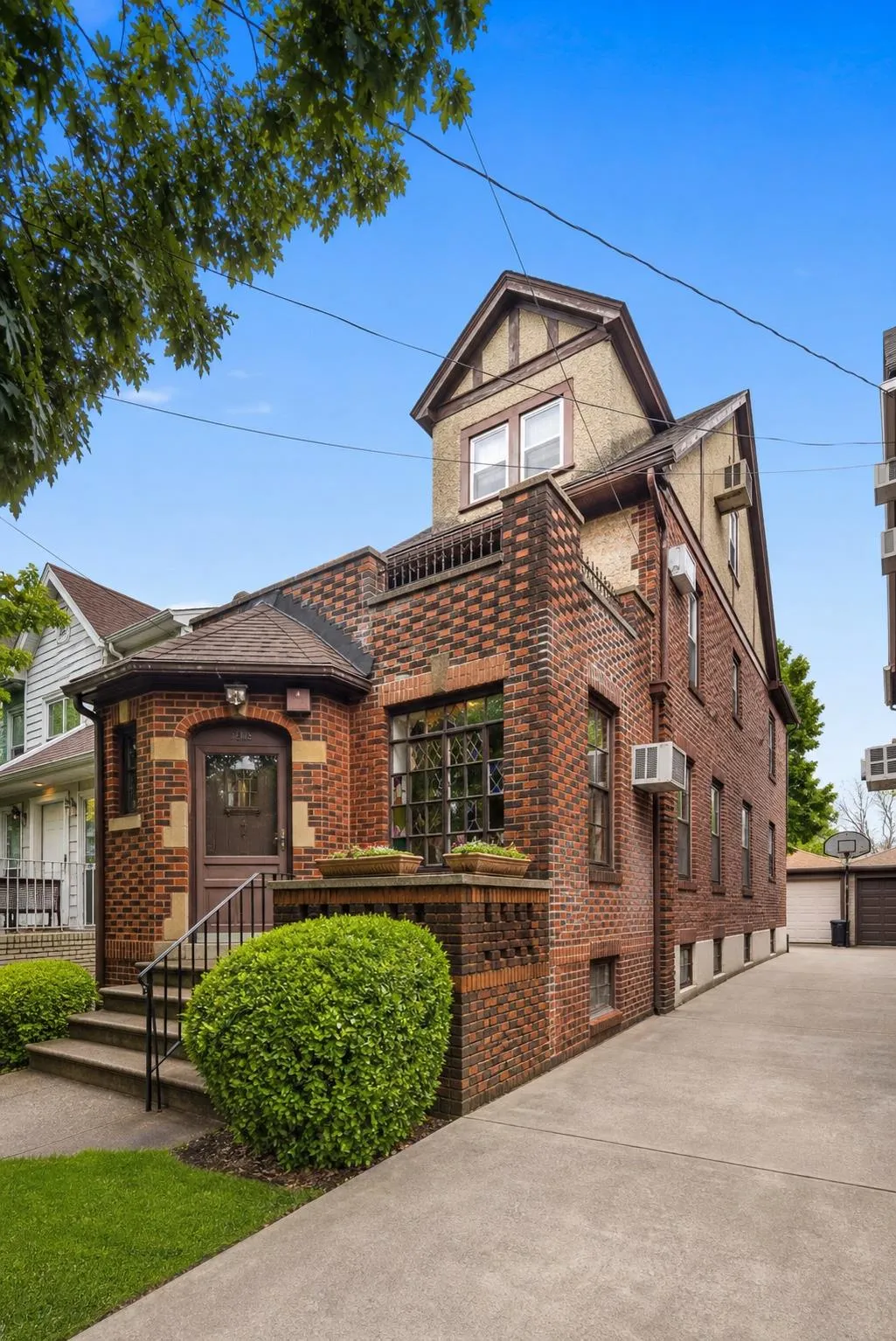 1216 E 28th Street - Photo 2