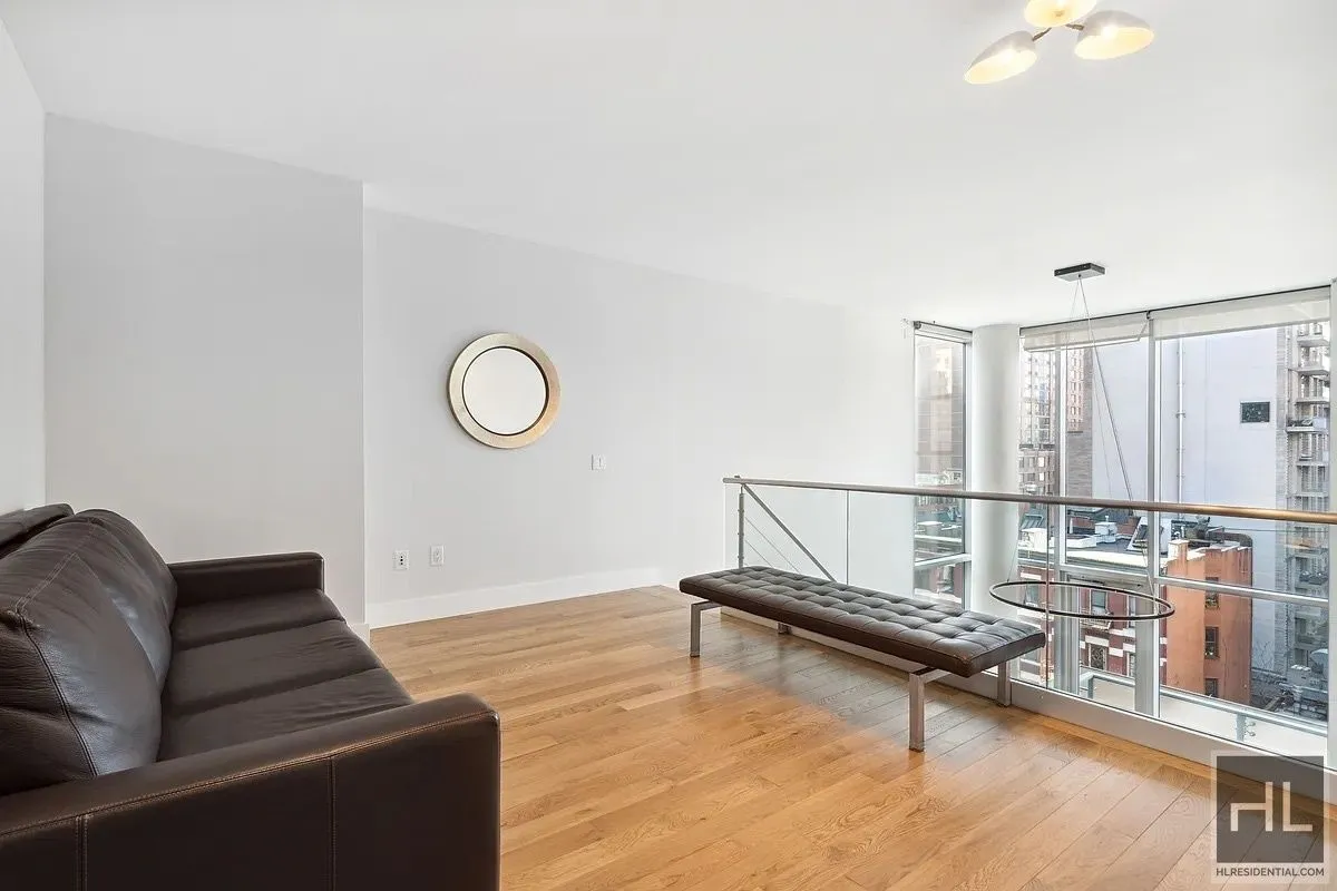 464 W 44th Street PHC - Photo 7