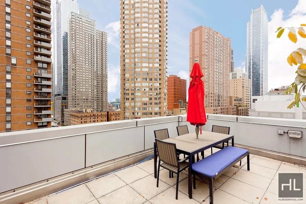 464 W 44th Street PHC - Photo 10
