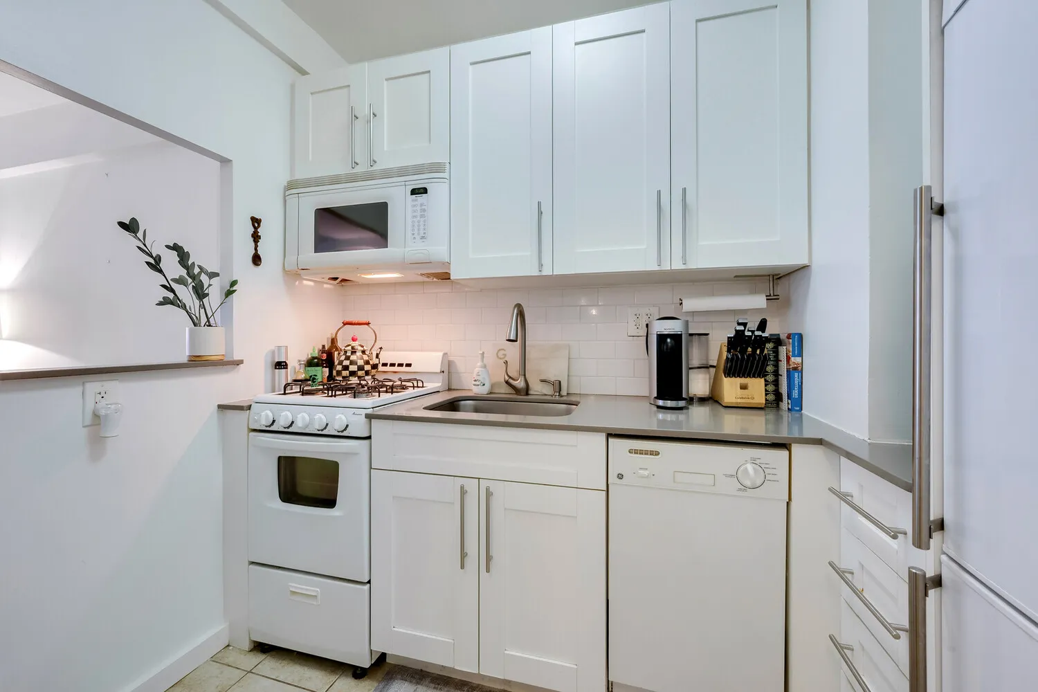 333 E 46TH Street 2G - Photo 5