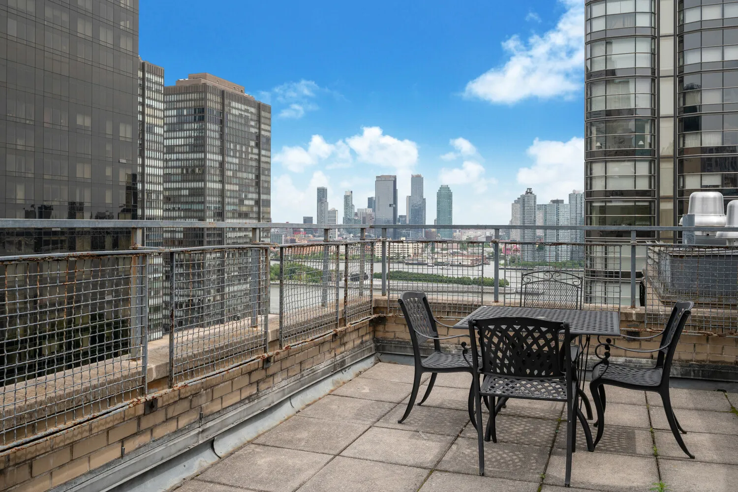 333 E 46TH Street 2G - Photo 7