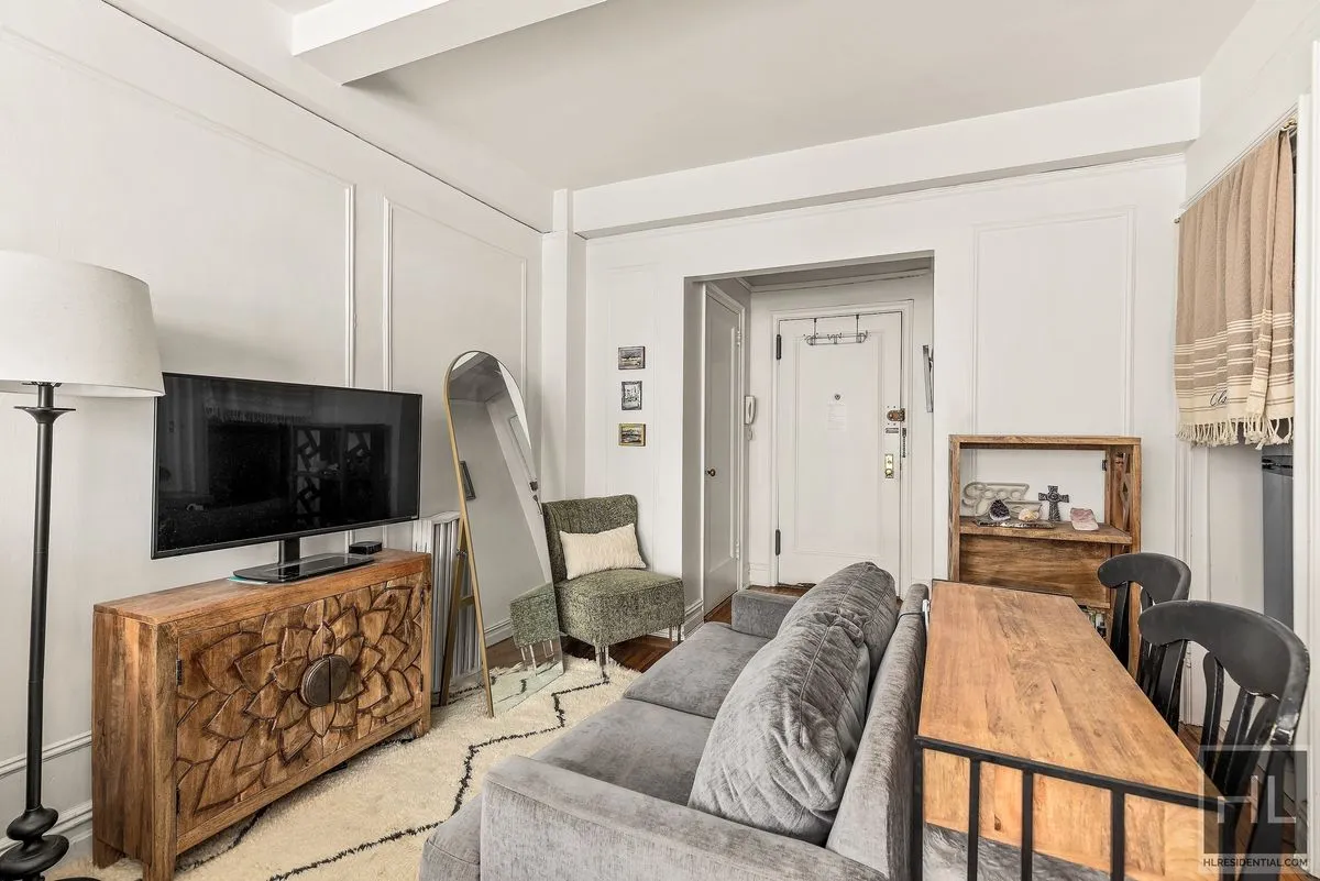 457 W 57th Street 412 - Photo 6