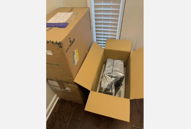 wholesales Bitmain Z11,Z15pro,L11pro,S21e XP hyd asic miners - Photo 3