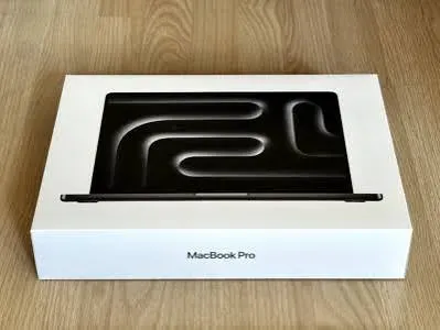 2026 Apple MacBook Pro 16" – M5 Max - Photo 2