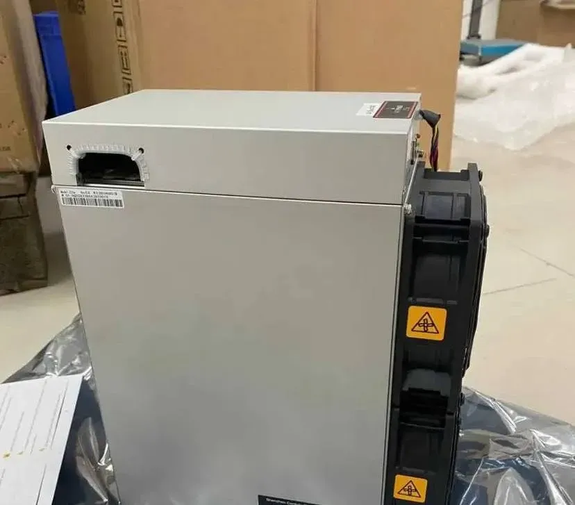 Bitmain Antminer Z15 Pro 840 KSol/s ZEC/ZEN ASIC Miner. - Photo 1