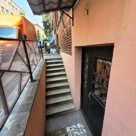 Commercial space for rent in Tbilisi, Avlabari - Photo 1
